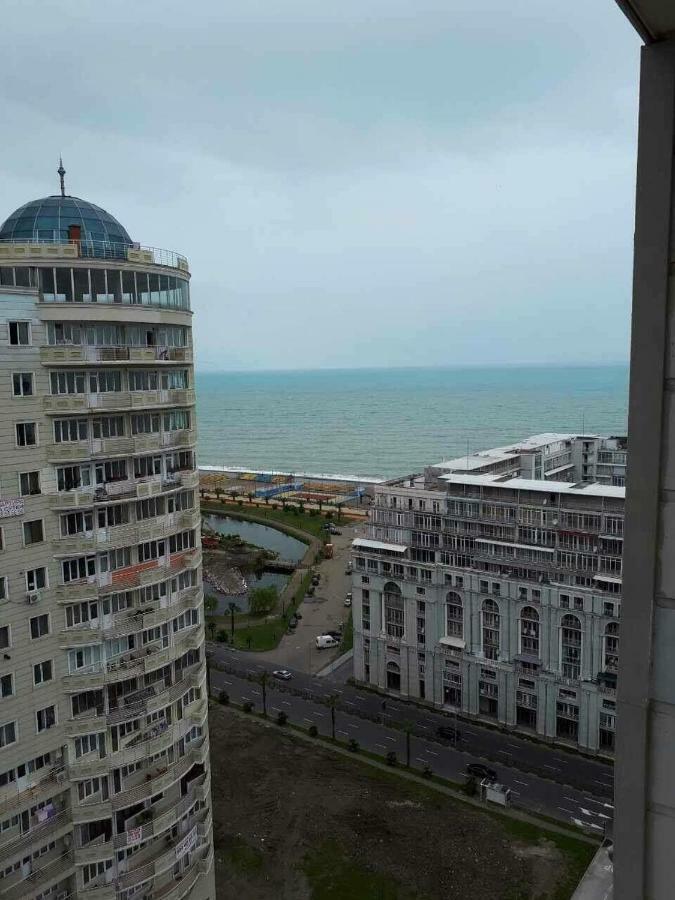 Удобные Апартаменты С Видом На Море Batumi Bagian luar foto