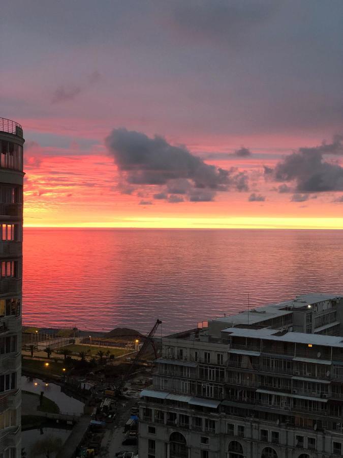 Удобные Апартаменты С Видом На Море Batumi Bagian luar foto