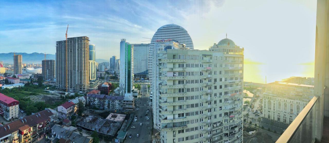 Удобные Апартаменты С Видом На Море Batumi Bagian luar foto